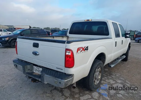 2015 Ford F-250 Xlt z USA, uszkodzony, nr VIN 1FT7W2B66FEA24017